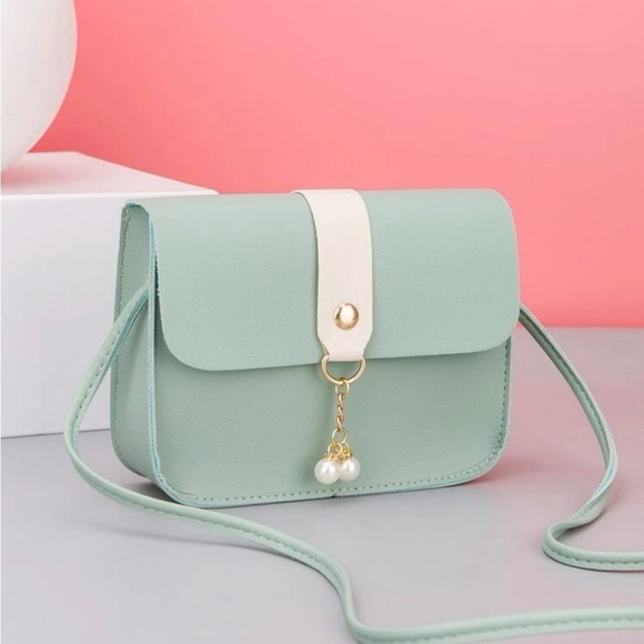 ⚠️Clearance Mint Green Square Crossbody Bag - Picture 3 of 5